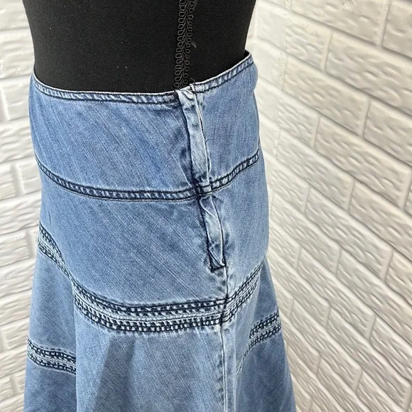Liz Claiborne denim flare skirt size 10P - Picture 3 of 7